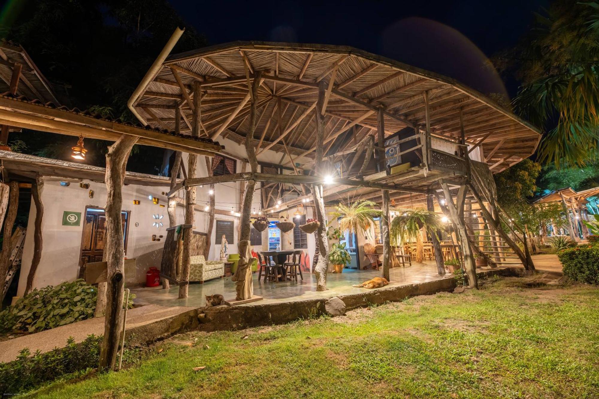 Hostal La Media Luna 帕洛米诺 外观 照片