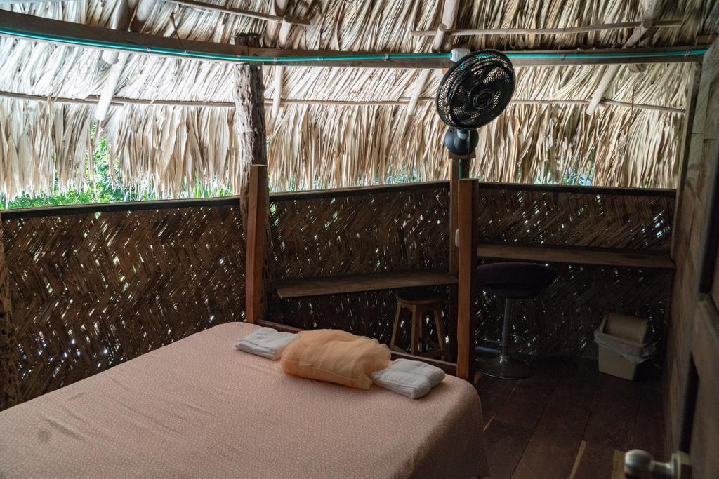 Hostal La Media Luna 帕洛米诺 外观 照片