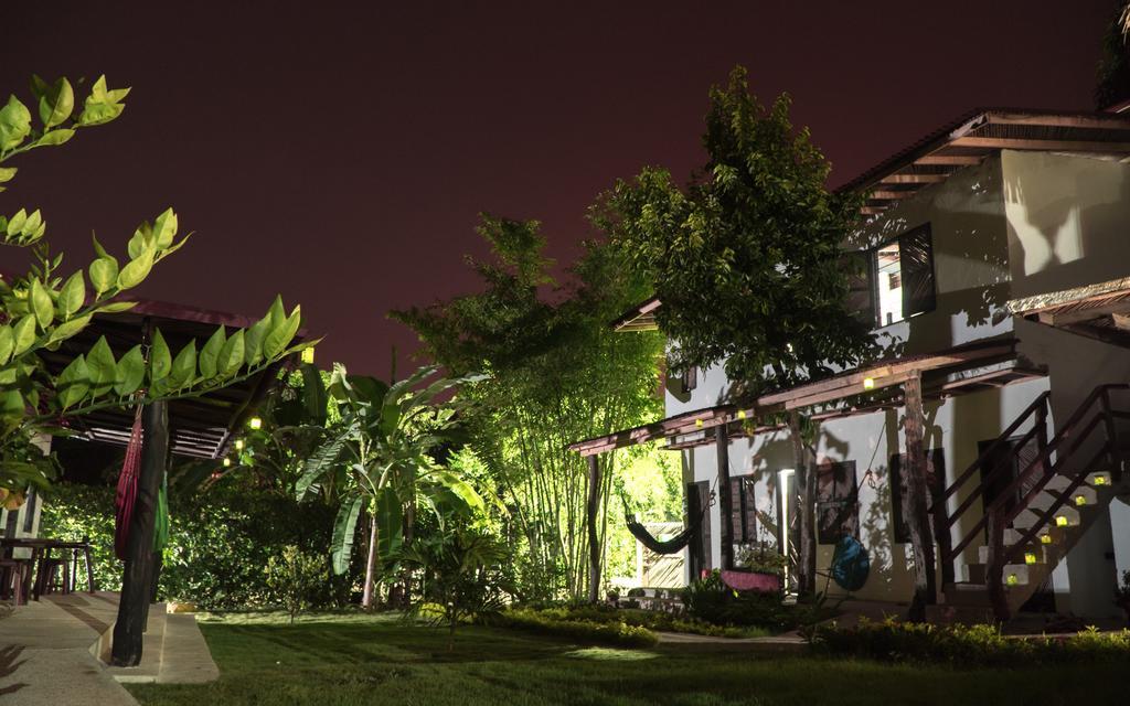 Hostal La Media Luna 帕洛米诺 外观 照片