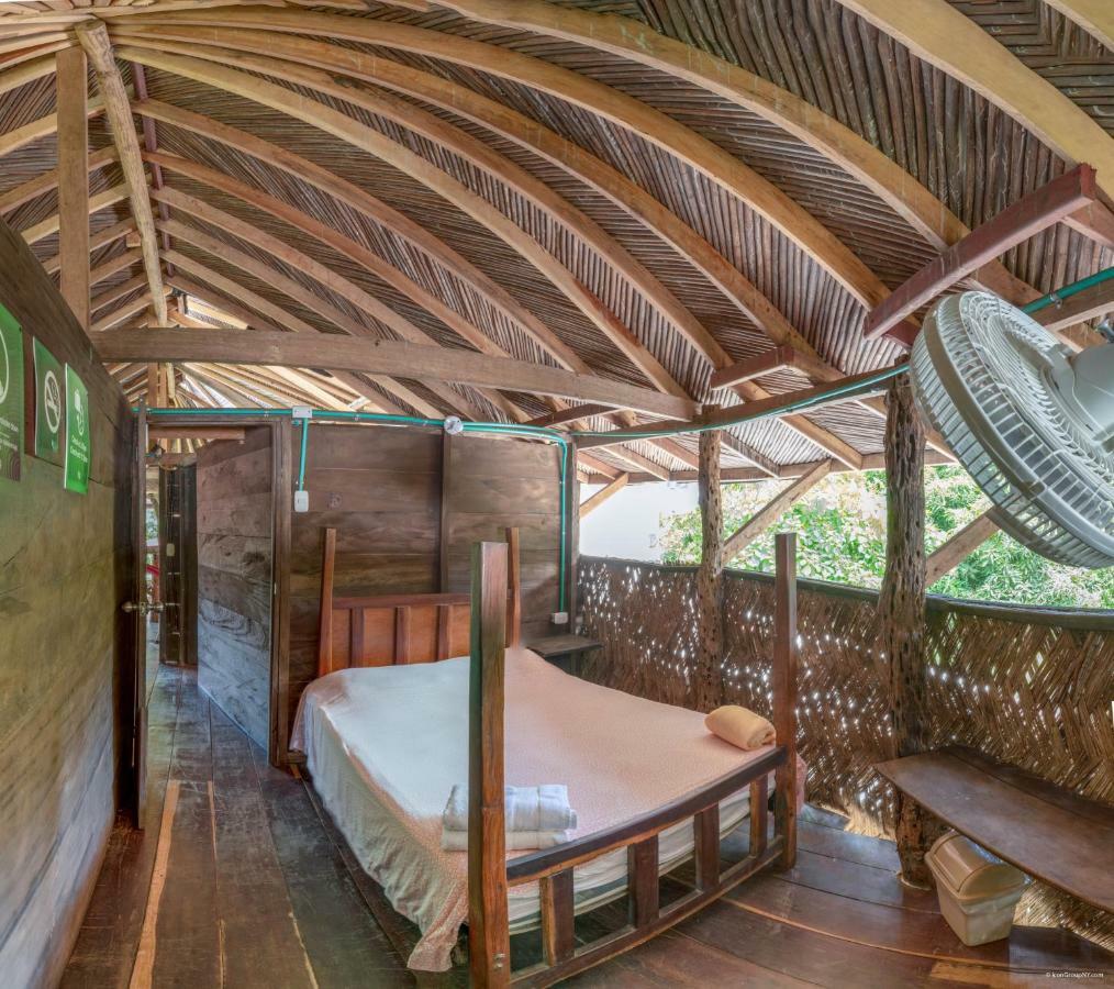 Hostal La Media Luna 帕洛米诺 外观 照片